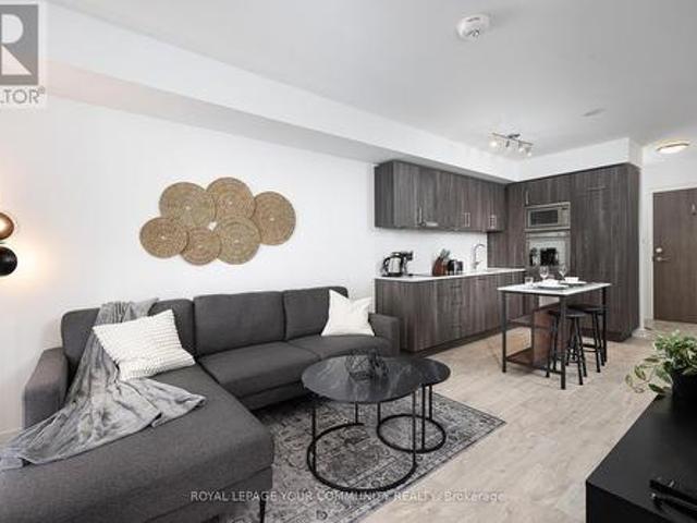 517W 27 Bathurst Street, Toronto, ON, M5V 2P1 condo for sale | Listing ID C11973 | Royal LePage