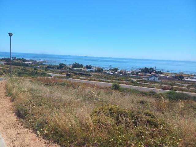 518 m² Land available in St Helena Views