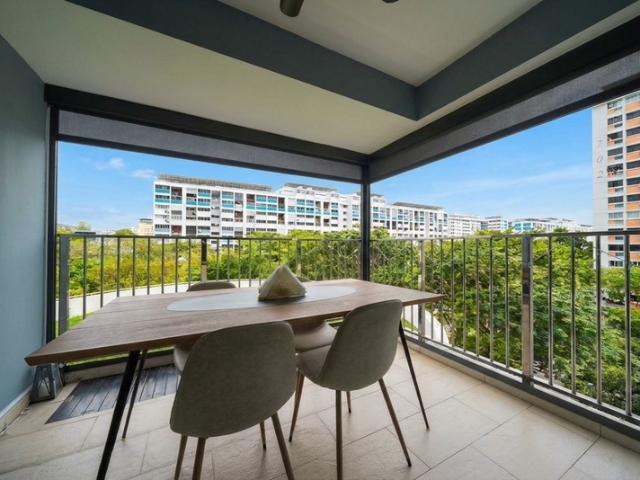 518A Tampines Central 7 HDB Apartment For Sale, $950,000, 3 Bed 2 Bath 1,173 sqft $810.00 psf