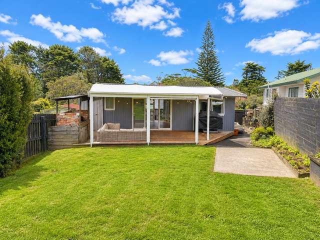 518A Whangaparaoa Road, Stanmore Bay, Rodney