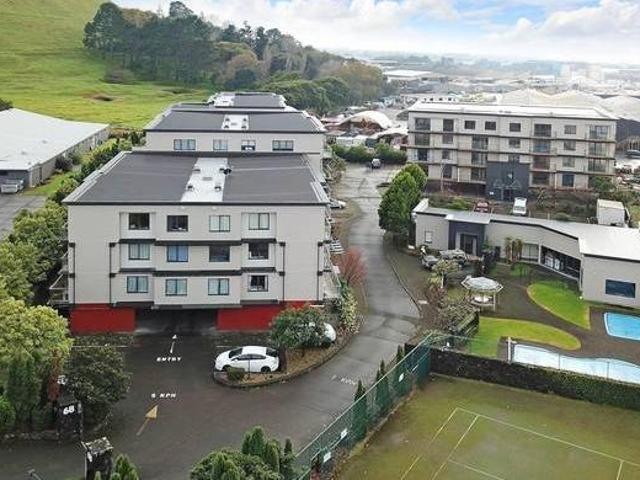 51 68 Mountain Road Mt Wellington