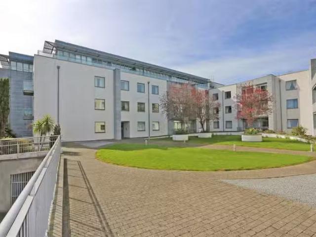 51 Lansdowne Hall, O'Callaghan Strand, Limerick