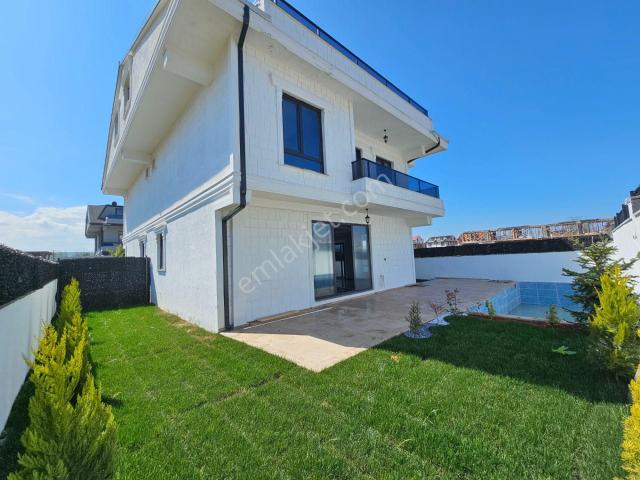 5+1 Müstakil Havuzlu, Saunalı, Ebeveyn Banyolu Satılık Villa