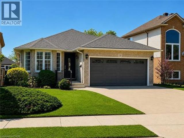 51 Redtail Crescent, Hamilton, ON, L9B 2R5 house for sale | Listing ID 40838 | Royal LePage