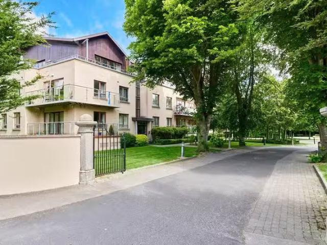 51 Rosehaven, Carpenterstown Road, Castleknock, Dublin 15 is f.