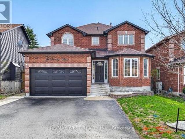 51 Stanley Street, Barrie, ON, L4M 6V3 house for sale | Listing ID S13063 | Royal LePage