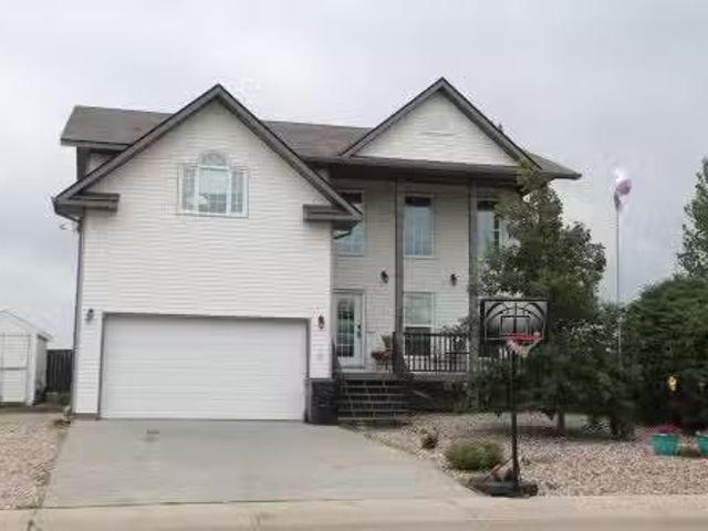 5206 54A Street, Elk Point, AB, T0A 1A0 house for sale List.