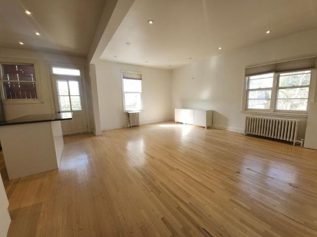 5207 Av. Jacques Grenier, Montréal Côte des Neiges, QC H3W