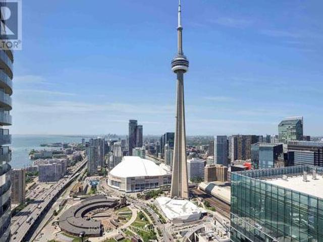 5207 14 York Street, Toronto, ON, M5J 0B1 condo for sale | Listing ID C13648 | Royal LePage