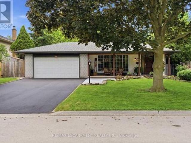 5203 Cedarbrook Crescent, Burlington, ON, L7L 3P9 house for sale | Listing ID W13459 | Royal LePage