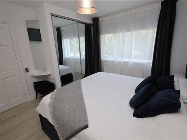 520,000 | 25 Gleann Rua, Ballygarvan, Cork Dan Howard & Co Ltd 5008 MyHome. Ie Residential