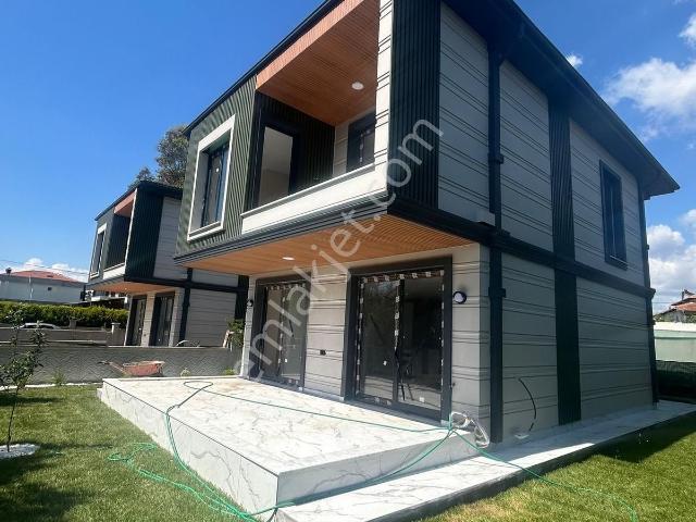520 Gayrimenkulden Ayvalık Altınovada Sıfır Müstakil Villa