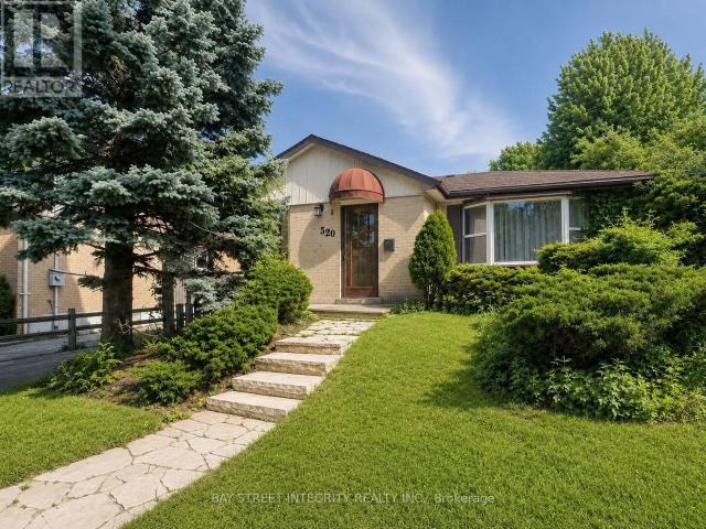 520 LYNETT CRESCENT