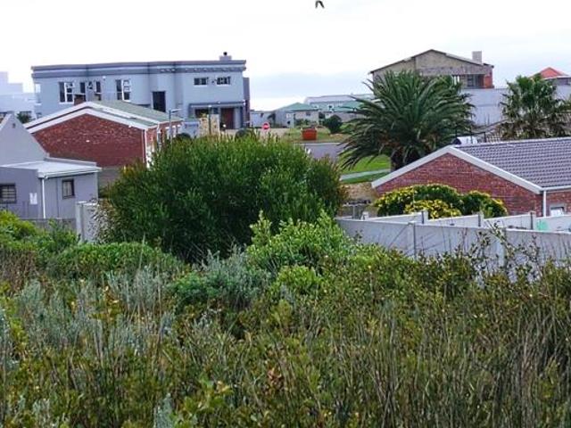 520 m² Land available in Perlemoenbaai
