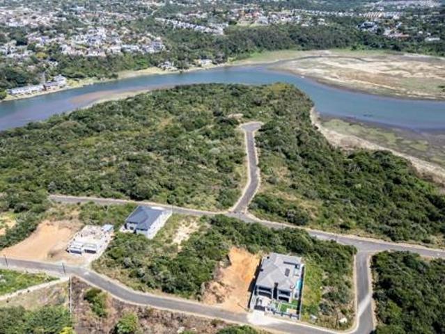 520 m² Land available in Quenera