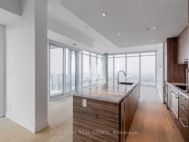 5210 UNIVERSITY Avenue SW, Toronto | Leased, C13505 | Condos. Ca