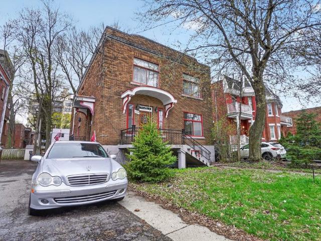 5230 Av. Clanranald, Montréal Côte des Neiges, QC H3X