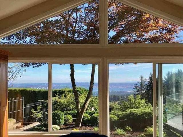 523 Craigmohr Drive West Vancouver BRITISH COLUMBIA V7S 1W8 4 Bedroom Apartment for 6000 month