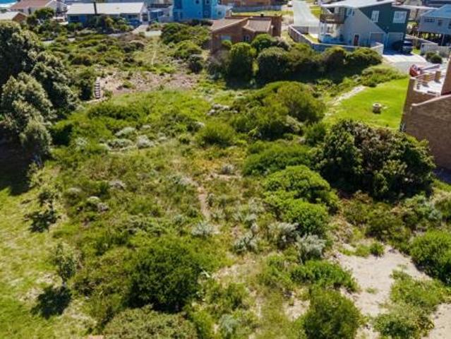 523 m² Land available in Perlemoenbaai
