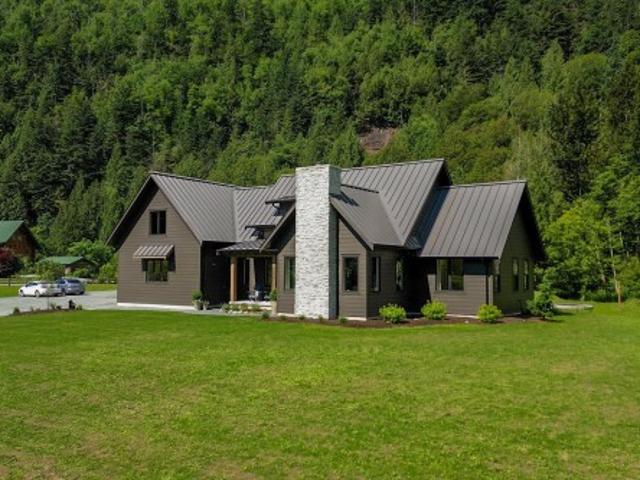 5249 Kamp Road, Agassiz, BC, V0M 1A2 Luxury House for sale | Listing ID R3135 | Royal LePage Carriage Trade Luxury Properties