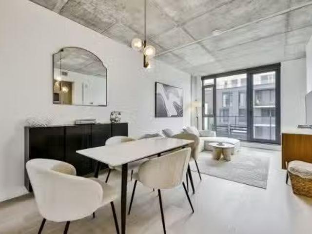 524 200 Boul. Marcel Laurin, Montréal Saint Laurent, QC, H4M.