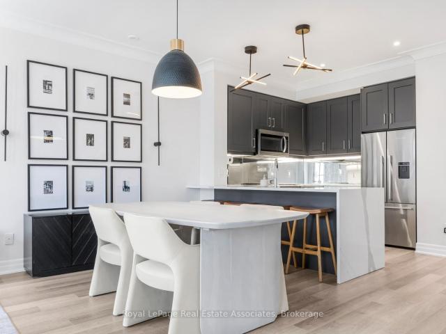 524 657 Cricklewood Drive, Mississauga | 2Beds/3Bath, Townhouse, $3,450/mo | Condos. Ca