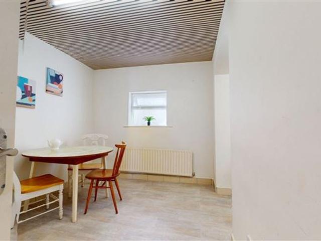 525,000 | House, Apartment and Site, 86 Curragh, Castlebar, Co. Mayo Sherry FitzGerald Durcan 5018 MyHome. Ie Residential