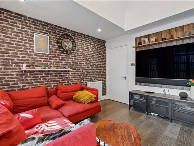 525,000 | Penthouse 3 The Friary Apartments, 5/6 Cecilia Street, Dublin 2 DNG Central 5015 MyHome. Ie Residential