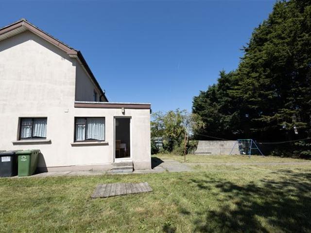 525,000 | 2 Castle Drive, Clondalkin, Dublin 22 BROE Auctioneers 5012 MyHome. Ie Residential