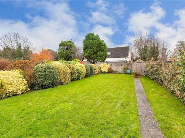 525,000 | 3 Kew Park, Lucan, Co. Dublin DNG Lucan 5008 MyHome. Ie Residential