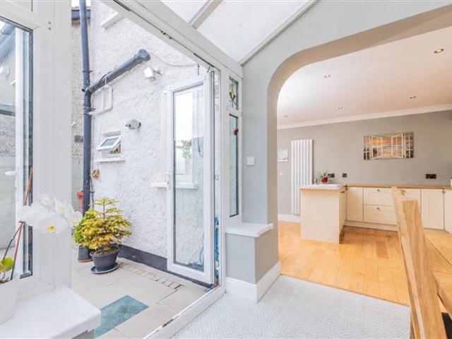 525,000 | 610 COLLINS AVENUE EXTENSION, Whitehall, Dublin 9 Kelly Bradshaw 5020 MyHome. Ie Residential