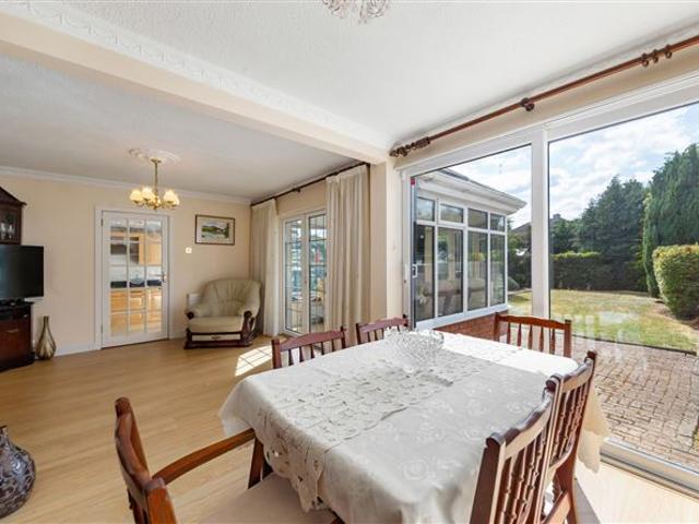 525,000 | 62 Kew Park, Lucan, Co. Dublin Sherry FitzGerald Lucan 5016 MyHome. Ie Residential