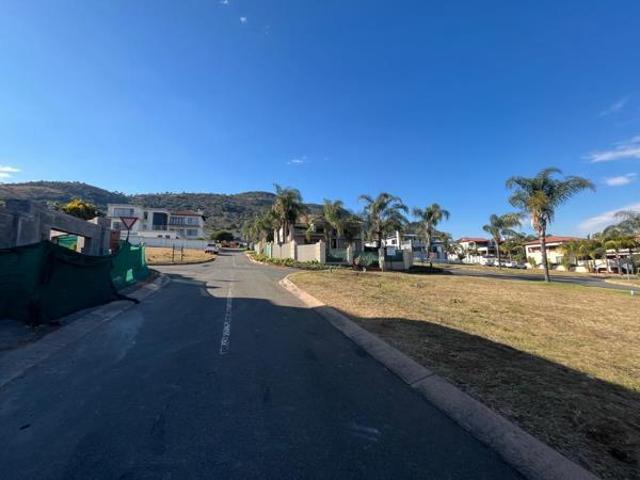 525 m² Land available in Kosmos