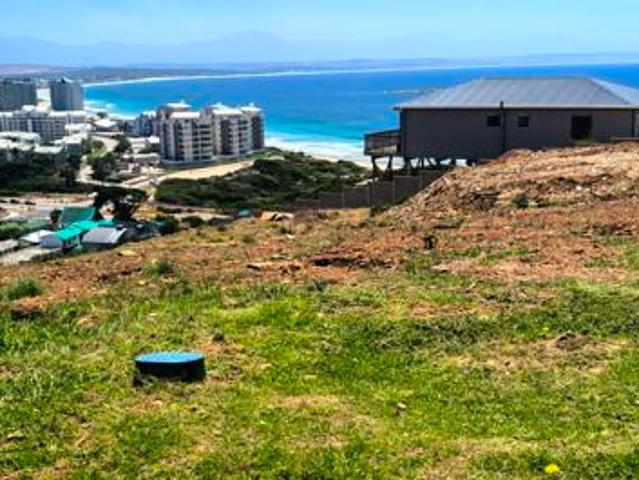 525 m² Land available in Mossel Bay Ext 26