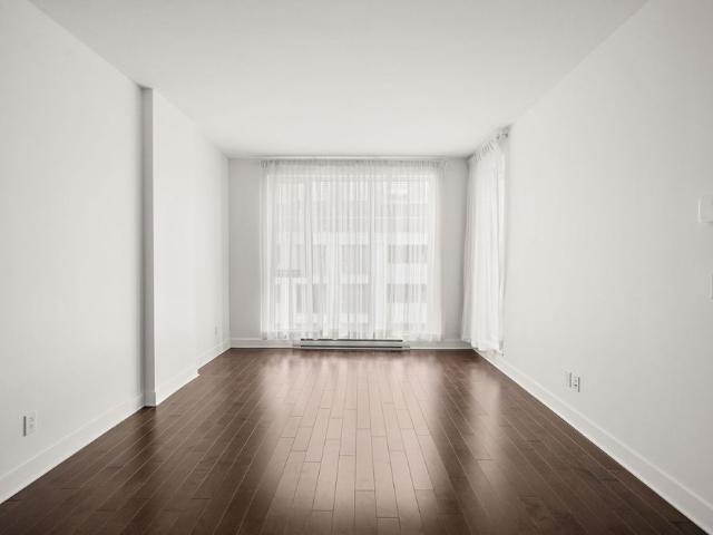 5265 Rue MacKenzie, Montréal Côte des Neiges, QC H3W