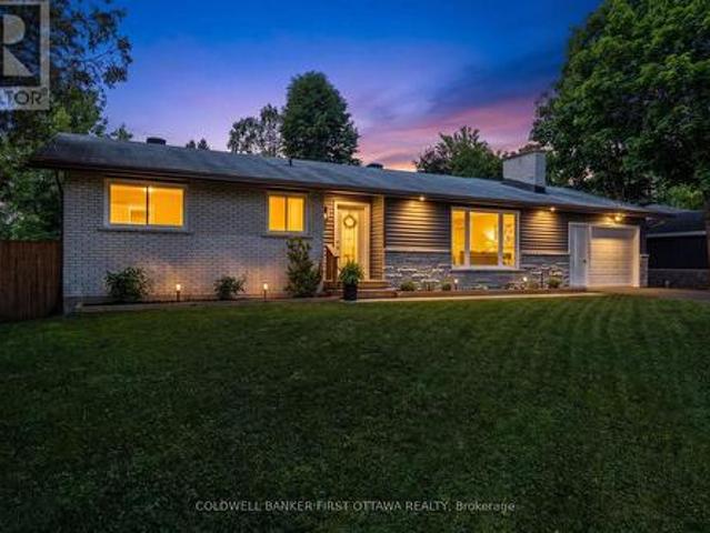 5276 Hillcrest Drive, Ottawa, ON, K4M 1E9 house for sale | Listing ID X13443 | Royal LePage