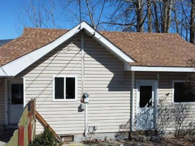 527 TURNER STREET Warfield British Columbia