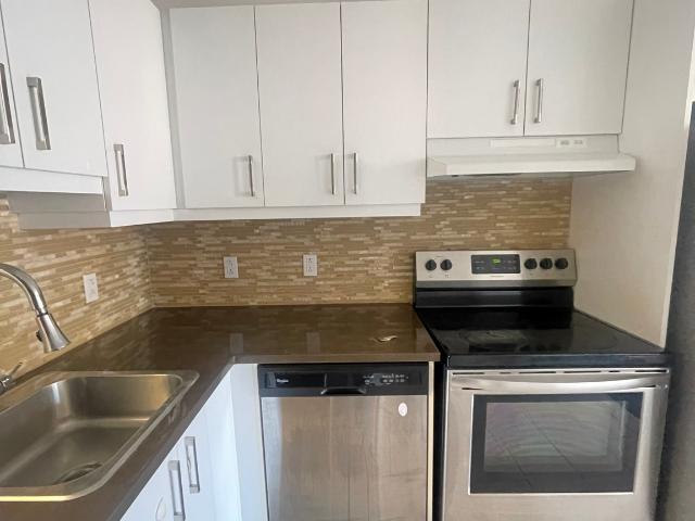 5285 Beaconsfield 304 Apartment for Rent