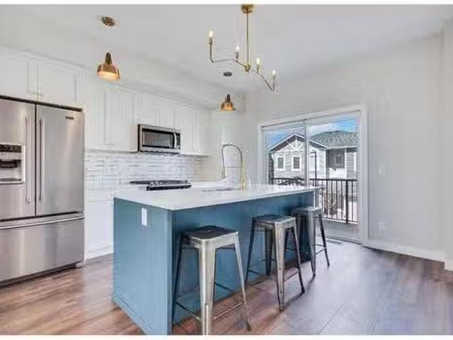 528 Canals Crossing Sw, Airdrie, AB, T4B 4L3 townhouse for s.