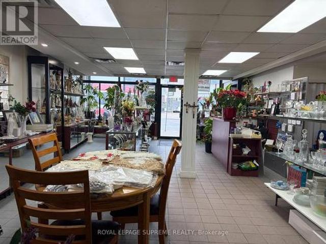 529 Rogers Road S, Toronto, ON, M6M 1B4 commercial for sale | Listing ID W12925 | Royal LePage