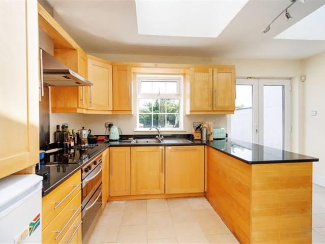 52 The Village, Bettyglen, Raheny, Dublin 5 Sherry FitzGerald Sutton 4843 MyHome. Ie Residential