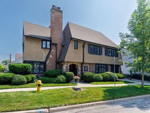 52 Yates Street, St. Catharines Downtown, ON, L2R 5R5 house for sale | Listing ID X13512 | Royal LePage