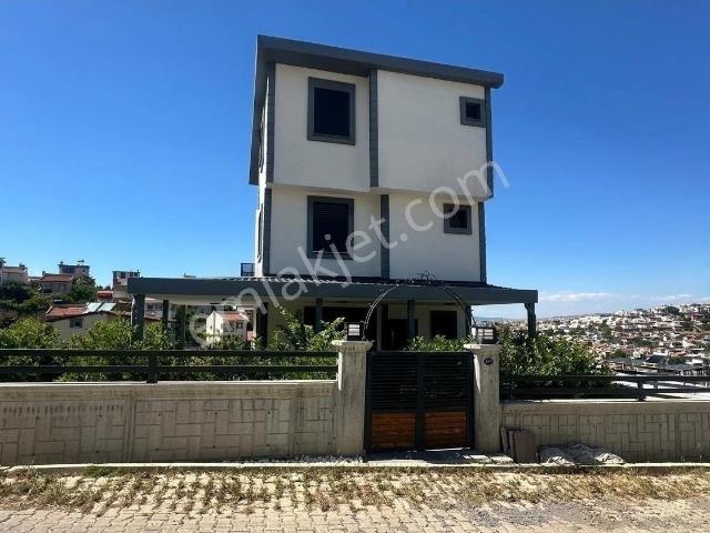 5+2 Zümrüt Evlerinde Tam Müstakil Tripleks Kiralık