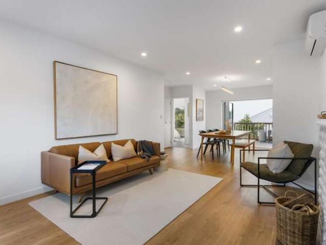 52 Beach Haven Road, Beach Haven, North Shore City