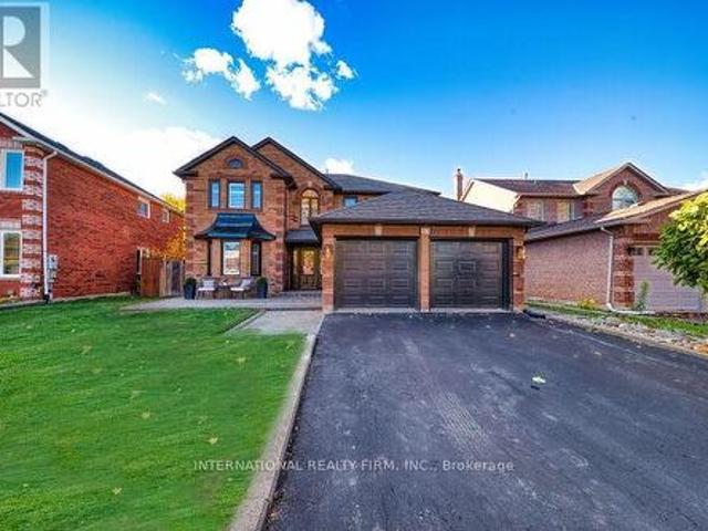 52 Donaghedy Drive, Halton Hills, ON, L7G 5H1 house for sale | Listing ID W12122 | Royal LePage