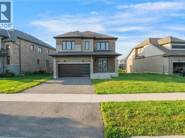 52 Explorer Way, Thorold, ON, L2V 0K3 house for sale | Listing ID 40844 | Royal LePage