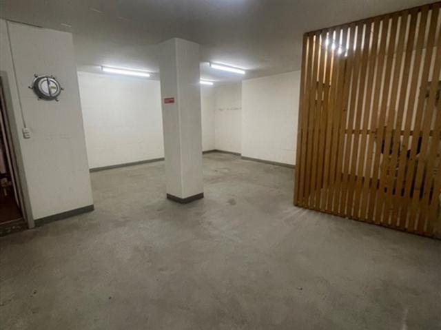 52 m² Lagerhaus zur Miete in der Nähe des Zentrums von Neuchâtel