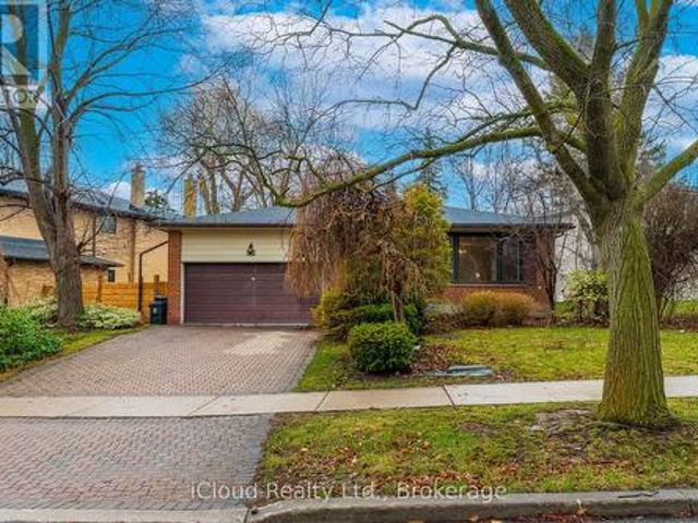 52 Montressor Drive, Toronto, ON, M2P 1Z2 house for sale | Listing ID C13151 | Royal LePage