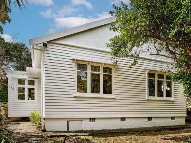 52 Standen Street, Karori, Wellington City
