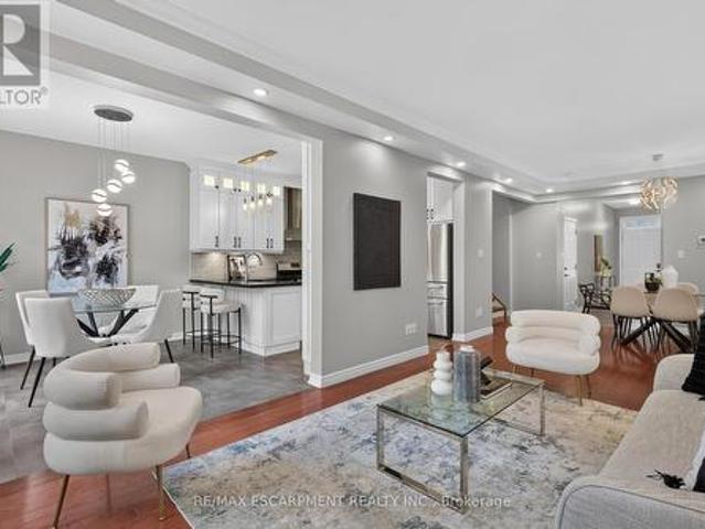 5302 Picketts Way, Burlington, ON, L7L 7J6 house for sale | Listing ID W13456 | Royal LePage